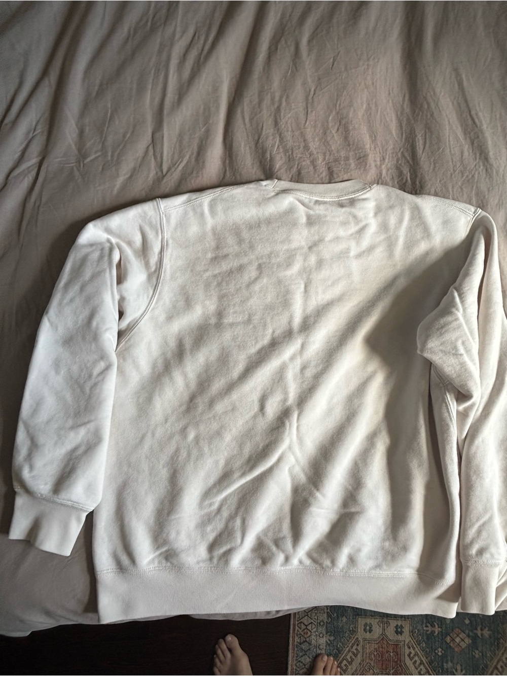 From Uniqlo Tokyo. Cream Graphic Crewneck Sweatshirt - Picture 4 of 6